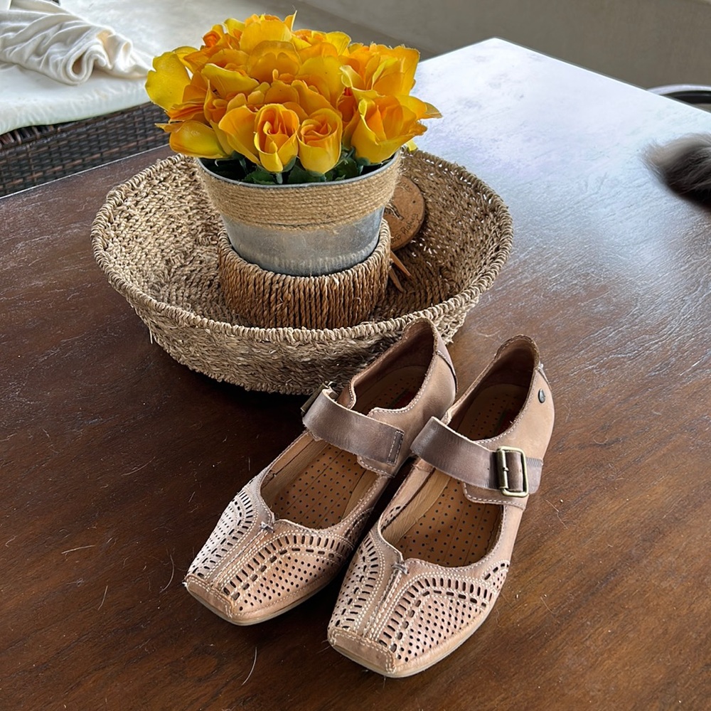 Pikolinos sandals
